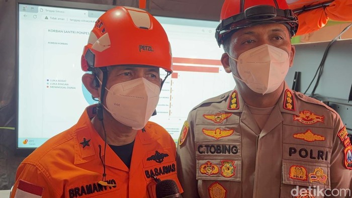 Direktur Operasi Pencarian dan Pertolongan Basarnas Laksamana Pertama TNI Yudhi Bramantyo dan Kapolresta Sidoarjo Kombes Christian Tobing.