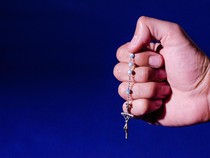 Susunan Doa Rosario Kamis, 30 Oktober 2025: Mendalami Misteri Terang