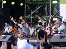 Duet Kunto Aji-Hadroh Clan Bikin Penonton Synchronize Terpukau