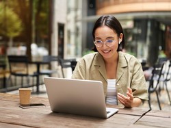 Gen Z Wajib Tahu! Ini Tips Agar Aman Ekspresikan Ide Kreatif di Era AI