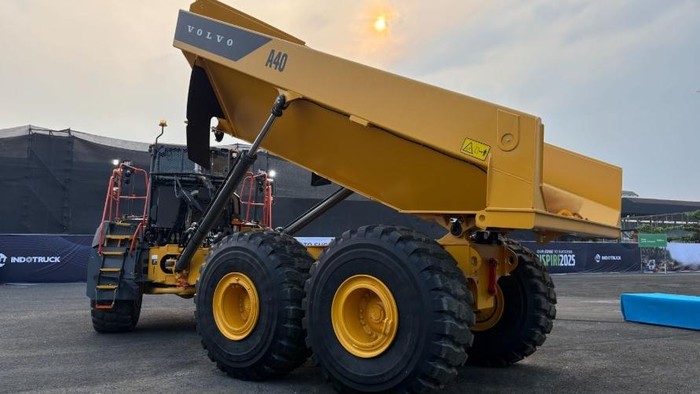 Industri alat berat.