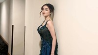 Irenne Ghea dikenal publik setelah nyinden dengan perawakannya yang kayak bule. Ia sebelumnya menikah dengan Noval KDI. (Foto: dok Instagram irenneghea__reall)