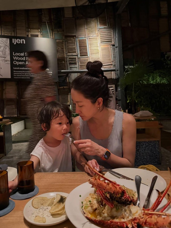 Jeon Hye Bin Birthday trip Jeon Hye Bin dan anak di Bali.