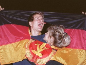 Jerman Pascareunifikasi: 35 Tahun Bersatu, Identitas Belum Menyatu