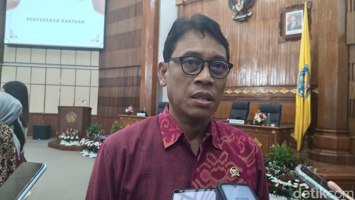 Anggota DPR RI Komisi VIII I Ketut Kariyasa Adnyana saat dijumpai di kantor Gubernur Bali, Jumat (3/10/2025).