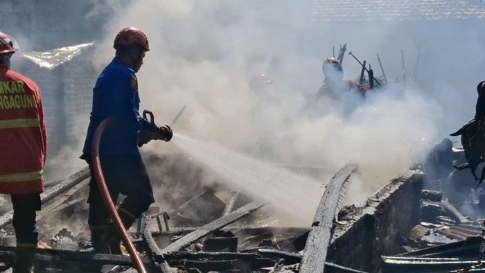 Kebakaran rumah di Tulungagung