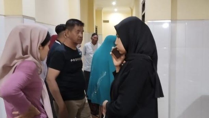 Keluarga yang saat itu berada di RS Annisa