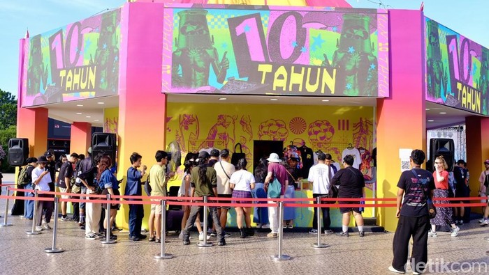 Sejumlah penikmat musik memadati Synchronize Fest 2025 di Gambir Expo, Kemayoran, Jumat (3/10/2025).