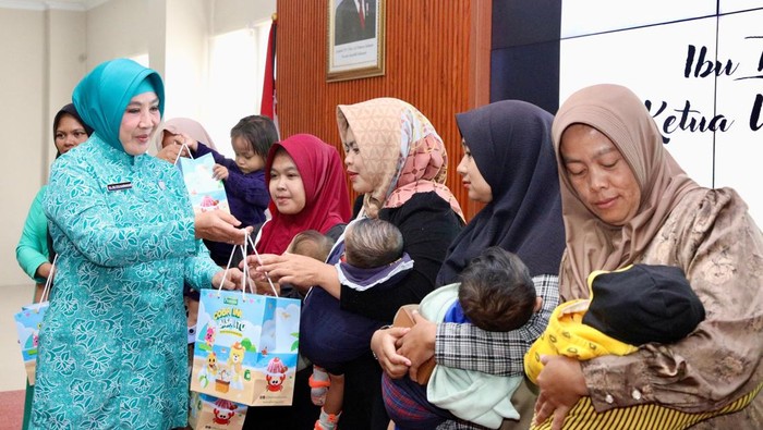 Ketum Tim Penggerak Pemberdayaan dan Kesejahteraan Keluarga (TP PKK) Tri Tito Karnavian