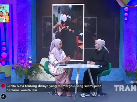 Kisah istri sah yang mengungkapkan sedang berjuang lawan kanker, suaminya malah bersama wanita lain. Kisah istri sah yang mengungkapkan sedang berjuang lawan kanker, suaminya malah bersama wanita lain. Postingan istri sah tersebut langsung viral di media sosial.
