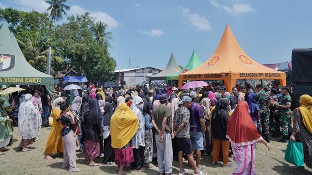 Kodam Hasanuddin melakukan pembagian paket sembako untuk warga Makassar, Sulawesi Selatan (Sulsel). Dokumen Istimewa