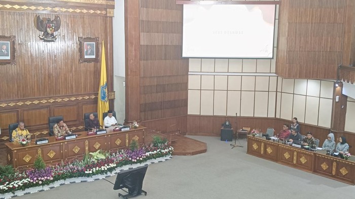 Kunjungan kerja Komisi VIII DPR RI ke Kantor Gubernur Bali, Jumat (3/10/2025). (Ni Made Lastri Karsiani Putri/detikBali)