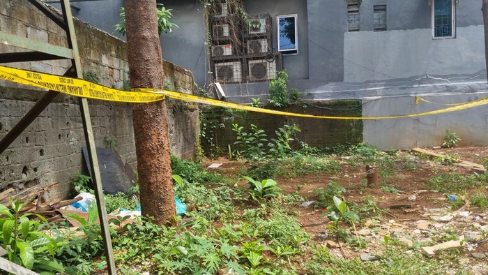 Lahan kosong TKP penemuan mayat terapis wanita di Jaksel (Taufiq/detikcom)