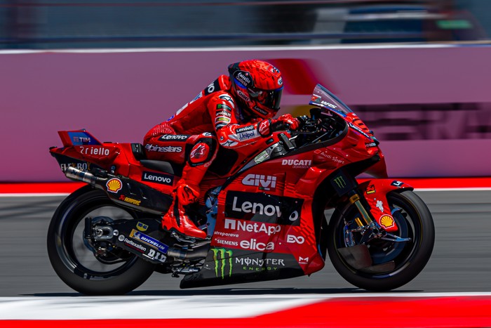 Marc Marquez saat sesi practice MotoGP Mandalika 2025
