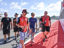 Pecco Bagnaia & Maverick Vinales Jalani Track Walk di Sirkuit Mandalika