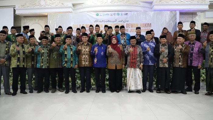 Nasaruddin Umar Lantik 89 Dewan Hakim MQK Internasional 2025, dalam acara Gala Dinner di Kabupaten Wajo, Sulawesi Selatan, Rabu (1/10/2025) malam.