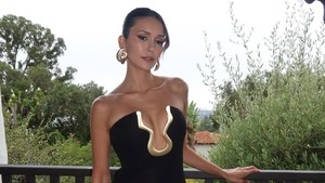 Meski begitu, Nina Dobrev buru-buru kasih klarifikasi soal rumor pacaran ini. Foto: Instagram Nina Dobrev
