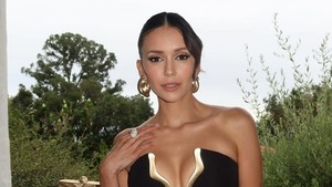 Nina Dobrev masih bikin fans kepo: beneran teman doang atau ada bibit-bibit cinta baru dengan Zac Efron? Foto: Instagram Nina Dobrev