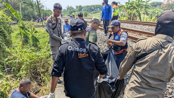 Pemotor asal Sumenep Tewas Tertabrak Kereta Api di Sememi Surabaya
