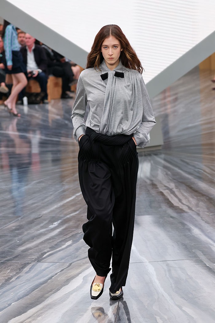 PARIS, FRANCE - OCTOBER 01: (EDITORIAL USE ONLY - For Non-Editorial use please seek approval from Fashion House) A model walks the runway during the Christian Dior Womenswear Spring/Summer 2026 show as part of Paris Fashion Week on October 01, 2025 in Paris, France. (Photo by Peter White/Getty Images)