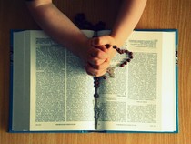 Renungan Katolik Kamis, 23 Oktober 2025: Kedatangan Yesus Membawa Pertentangan