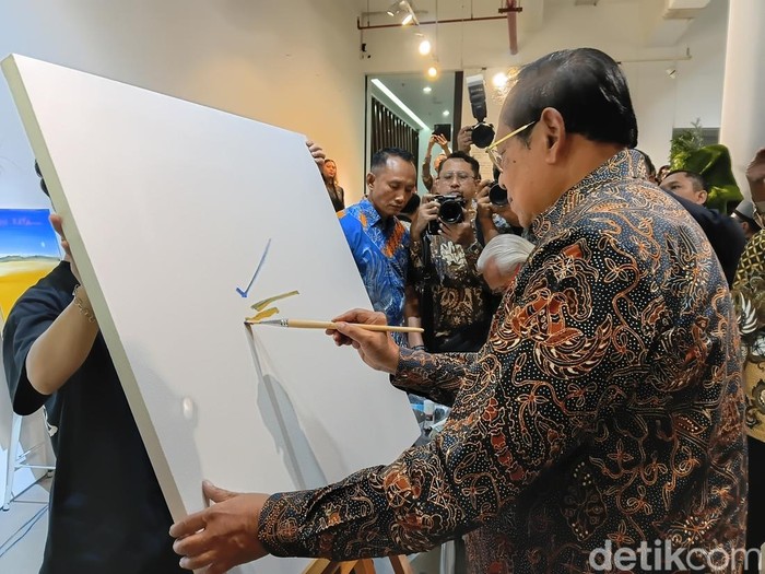 SBY Buka Pameran Seni Panen Raya di Art:1 New Museum, pada Kamis malam (2/10).