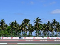 Nonton Balapan 300 Km/Jam Sambil Menikmati Budaya Lombok-Sumbawa