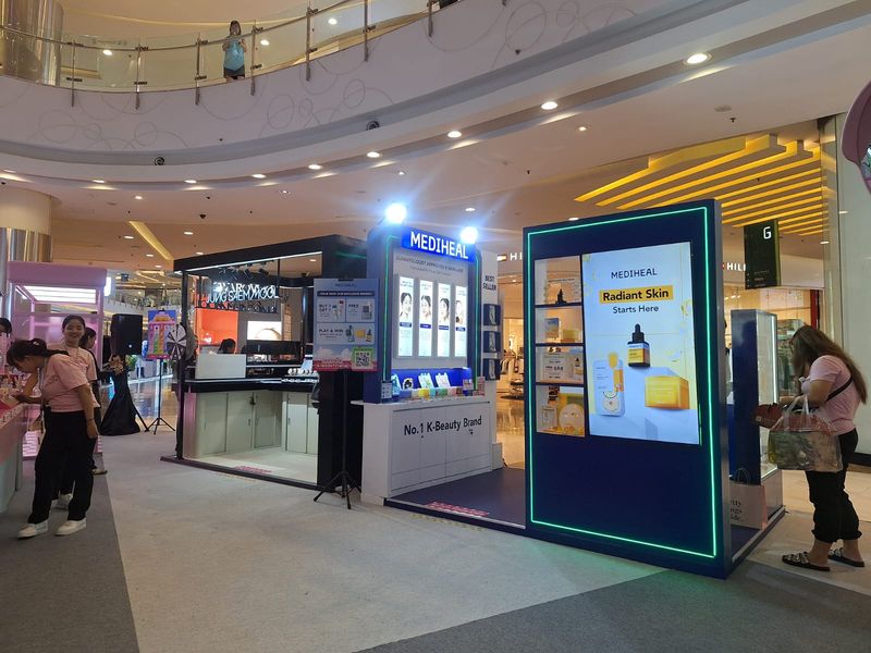 Pameran kecantikan Sociolla K-BeautyLand di Central Park Mall.