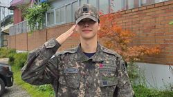 Song Kang Resmi Selesai Wajib Militer, Bakal Langsung Comeback?