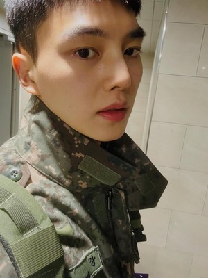 Song Kang Resmi Selesai Wajib Militer, Bakal Langsung Comeback?