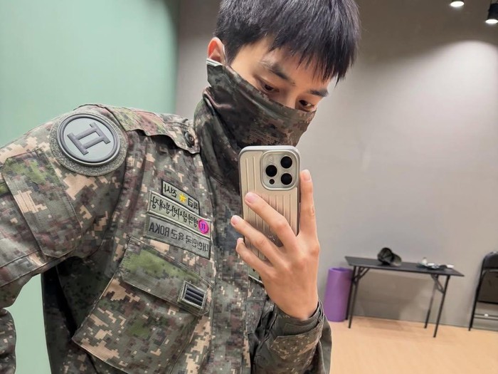 Song Kang selesai wajib militer