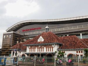 Daftar Kereta Api yang Berhenti Luar Biasa di Stasiun Jatinegara Saat HUT TNI
