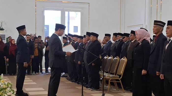 Suasana pelantikan ratusan pejabat di Pendopo Wali Kota Mataram, Jumat (3/10/2025) siang. (Nathea Citra/detikBali)