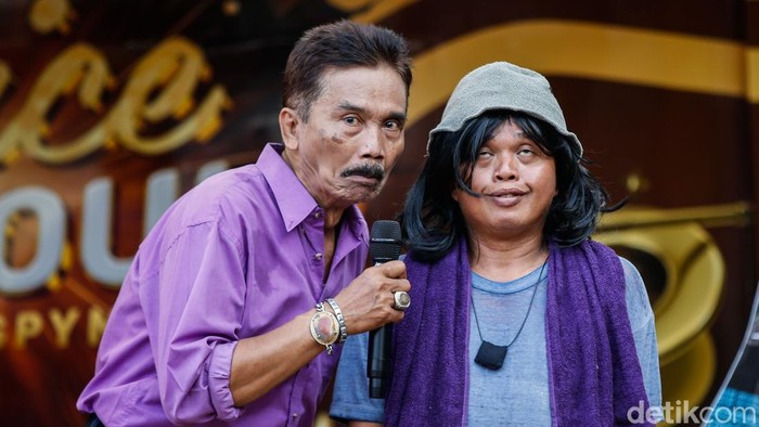 Peserta menunjukkan bakatnya dalam ajang pencarian bakat di Blok M Hub, Jakarta, Jumat (3/10/2025).
