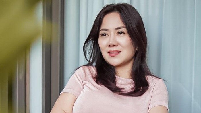 Tante Ernie yang Menggoda, Tergoda Dunia Akting