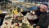 Bersama istrinya, Taqy juga menunjukkan kebiasaan yang romantis. Keduanya merayakan hari jadi dengan makan malam berkesan. Foto: Instagram/taqy_malik