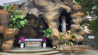 Goa Maria yang ada di Taman Doa Kasih Mulia Sejati.