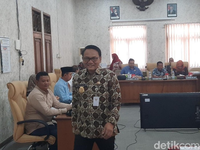 Wakil Bupati Pati, Risma Ardhi Chandra, menghadiri rapat pansus hak angket DPRD Pati, Jumat (3/10/2025).