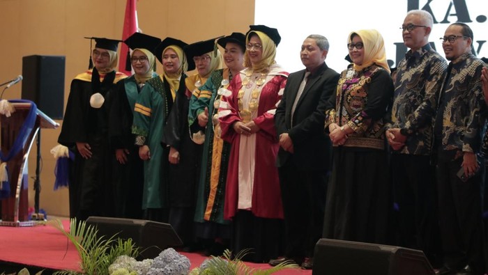 Wisuda STIKes Budi Luhur Cimahi