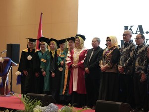 73 dari 255 Lulusan STIKes Budi Luhur Cimahi Lolos Seleksi Kerja Sebelum Wisuda