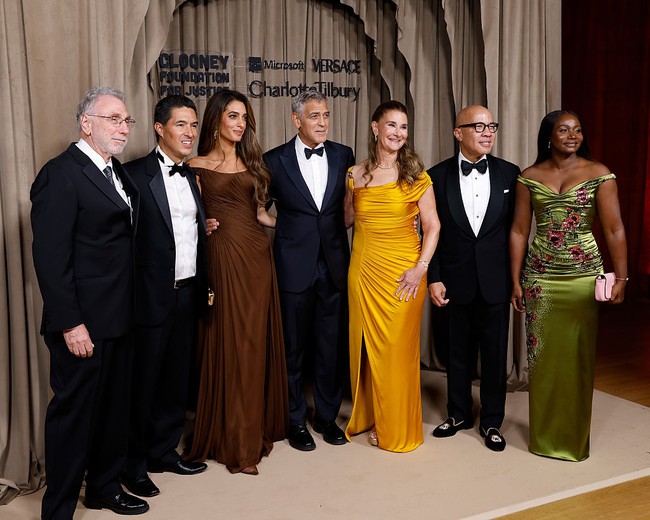 Philip sendiri dikenal sebagai bos teknologi yang bahkan pernah bekerja untuk Microsoft, perusahaan mantan suami Melinda. Pria itu dikabarkan dekat dengan janda Bill Gates sejak tahun lalu. Foto: Getty Images for The Clooney Fou/Hoda Davaine