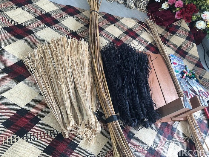 Belajar menjawet rotan di Jawet Niang, Palangka Raya, Kalteng.