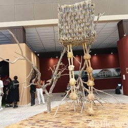 6 Seniman Muda Hasil Kurasi MTN Seni Budaya Jadi Sorotan di Art Jakarta 2025