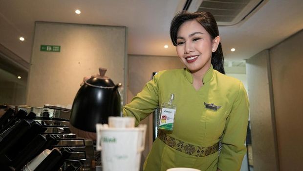 Sebagai bagian dari komitmen untuk mendorong pariwisata nasional, Citilink mengoperasikan penerbangan reguler setiap hari dari Jakarta dan Surabaya menuju Lombok maupun sebaliknya.