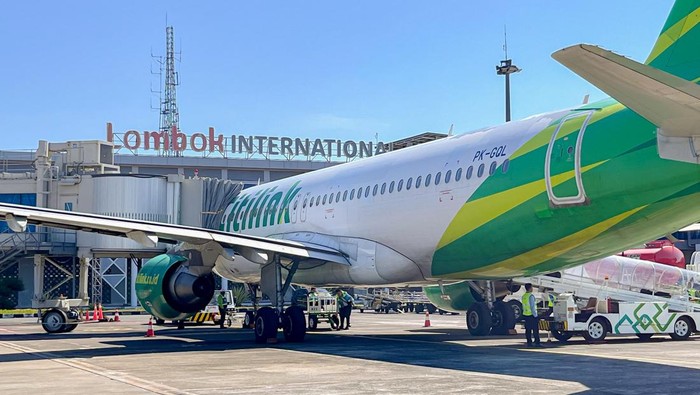 Sebagai bagian dari komitmen untuk mendorong pariwisata nasional, Citilink mengoperasikan penerbangan reguler setiap hari dari Jakarta dan Surabaya menuju Lombok maupun sebaliknya.