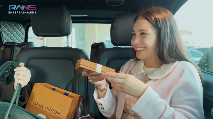 Cokelat Louis Vuitton Nagita Slavina