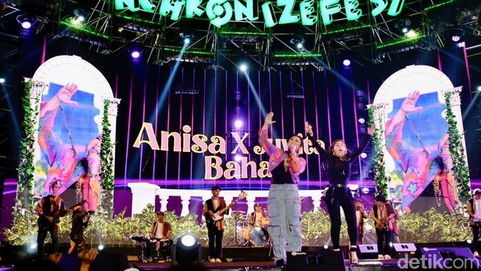 Salah satu momen yang paling dinantikan dari Synchronize Festival 2025 adalah kehadiran Anisa Bahar × Juwita Bahar yang  tampil sebagai pasangan duet lintas generasi, Jakarta, Jumat (3/10/2025). Kehadiran Anisa dan Juwita Bahar menjadi salah satu highlight emosional yang memperkaya narasi musikal festival tahun ini.