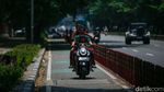 Duh, Jalur Sepeda di Jaktim Diserobot Pemotor untuk Lawan Arus