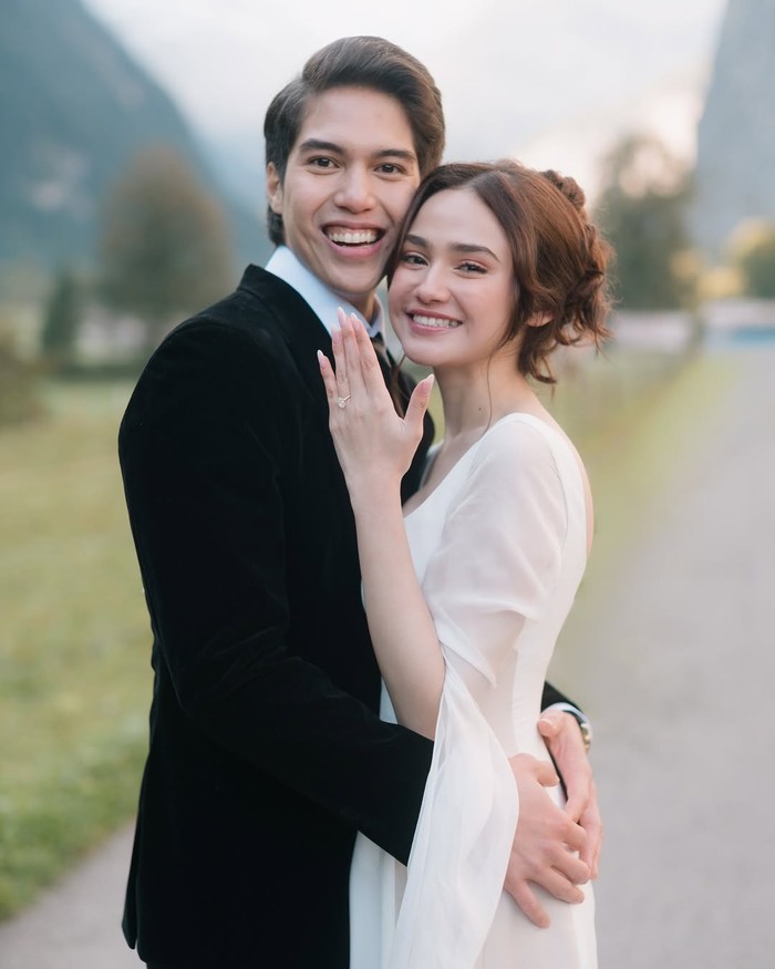 El Rumi dan Syifa Hadju lamaran
