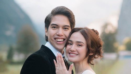 El Rumi dan Syifa Hadju lamaran